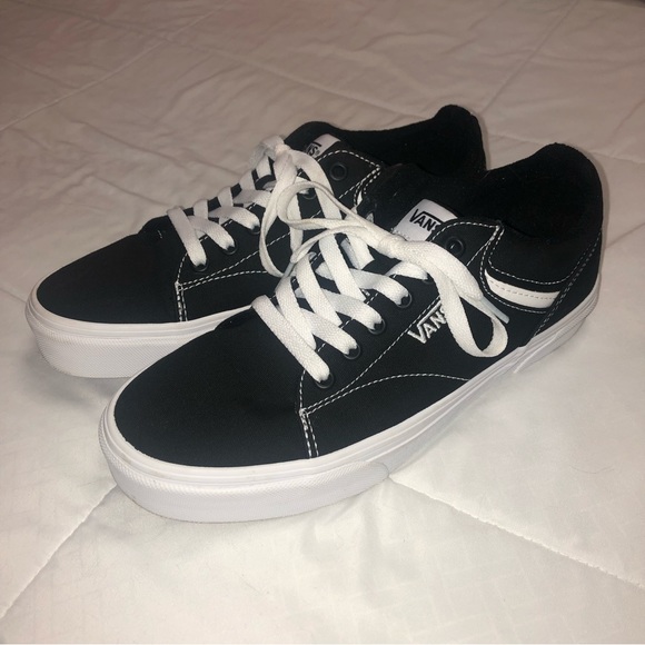 NWOT Vans Old Skool Skate Shoes Black White Sneaker 1 Inch Platform - Picture 6 of 7